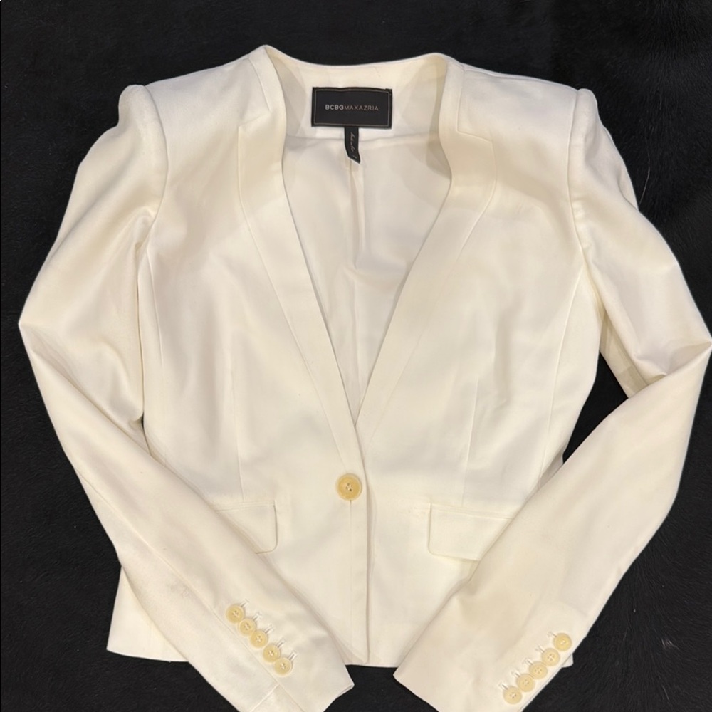 BCBGMaxAzria Cream Single-Button Tailored Blazer